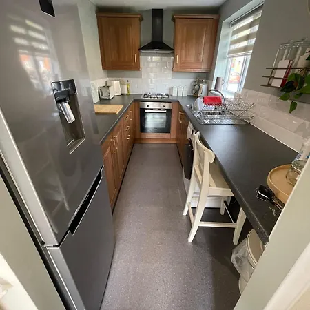 Cosy Home Close To M6 Motorway Wigan Exterior photo